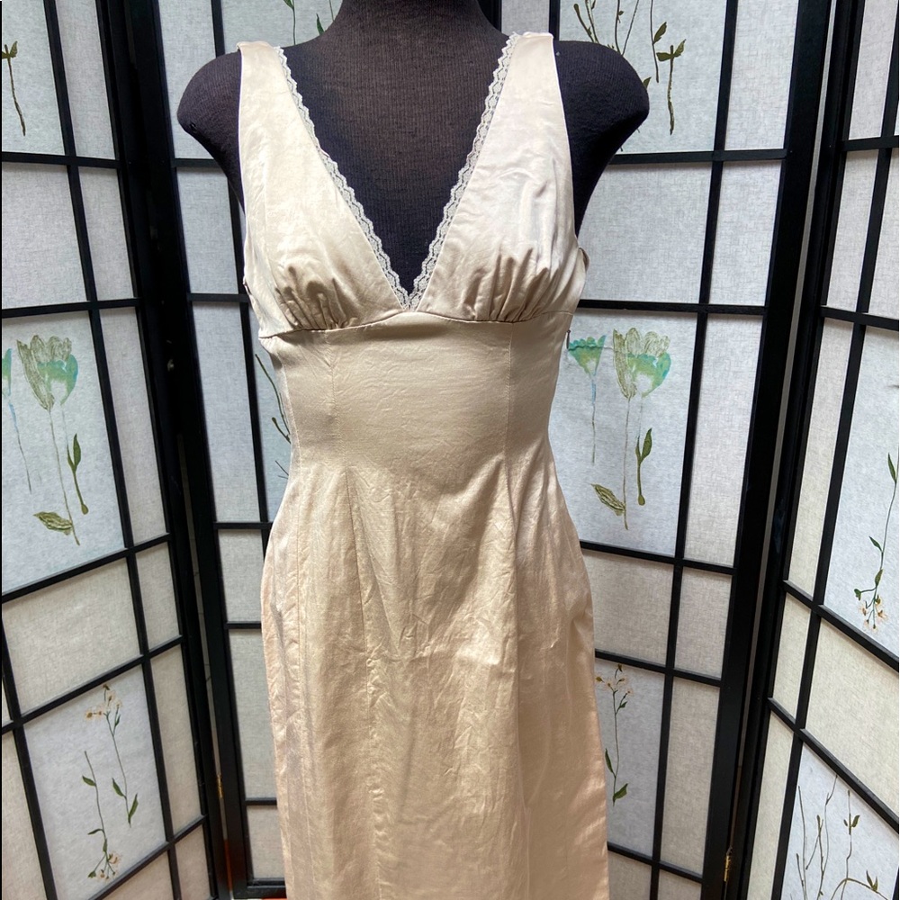 Bebe Low V Neck Bodycon Dress sz S